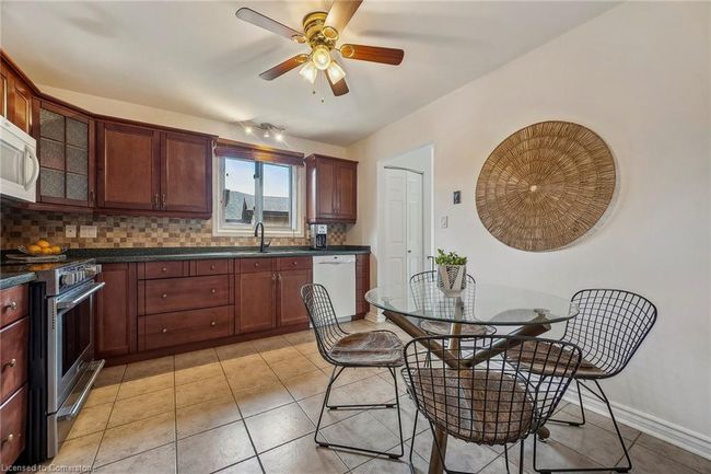 62 Guildwood Dr, House other with 2 bedrooms, 1 bathrooms and 3 parking in Hamilton ON | Image 8