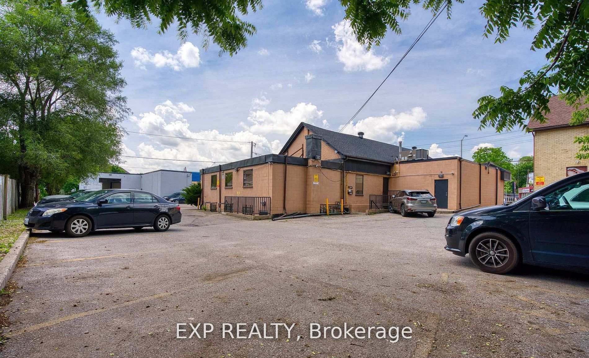 Commercial Lease in London North 2