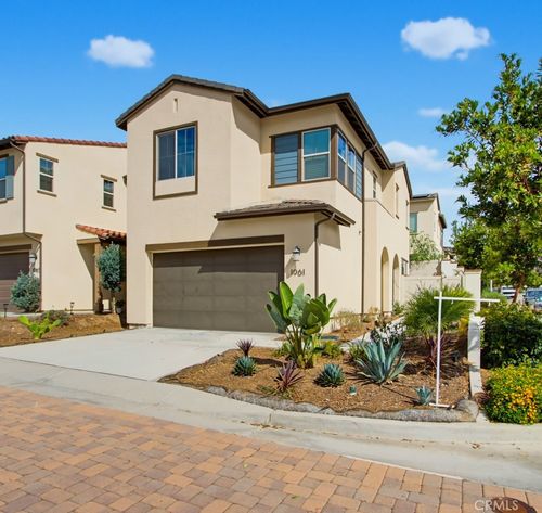 1961 Carol Lee Ln, Escondido, CA, 92026-1160 | Card Image