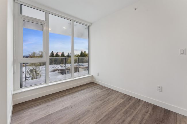 610 - 9675 King George Blvd, Condo with 1 bedrooms, 1 bathrooms and 1 parking in Surrey BC | Image 10