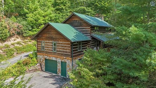 208 Ivy Wood Ln, Mountain City, TN, 37683-5103 | Card Image