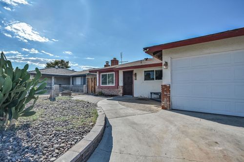 233 N Sunland, Ridgecrest, CA, 93555 | Card Image