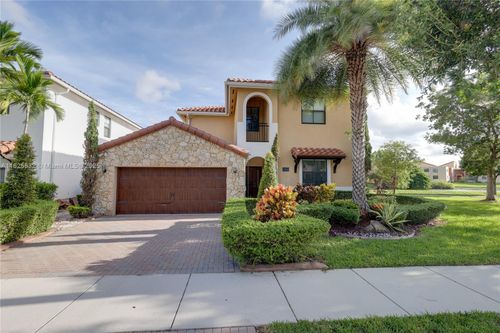 10040 Nw 10th St, Miami, FL, 33172-3321 | Card Image