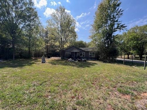 229 Stadium Dr, Savannah, TN, 38372-3522 | Card Image