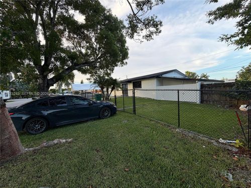 553 Sw 6th Ct, Florida City, FL, 33034-4733 | Card Image