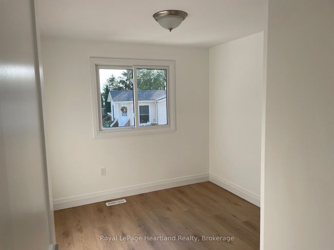 26 Watergate Dr, Home with 3 bedrooms, 1 bathrooms and 2 parking in Goderich ON | Image 7