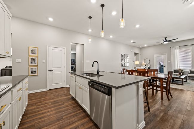 Special Accent Lighting. | Image 9