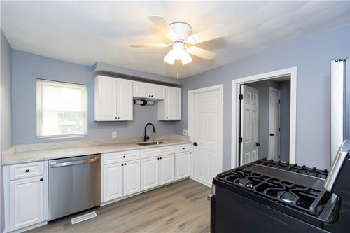 139 Stanton Ave, Riverside, RI, 02915-3519 | Card Image