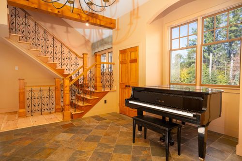 224 Cobble Ridge Rd, Londonderry, VT, 05148-4506 | Card Image