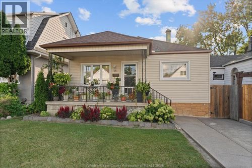 931 Lillian Ave, Windsor, ON, N9A1V4 | Card Image
