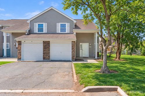 10 Starlight Ct, New Brunswick, NJ, 08901-3168 | Card Image
