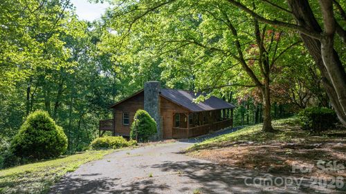 3840 Cherry Grove Dr, Hickory, NC, 28602-9785 | Card Image