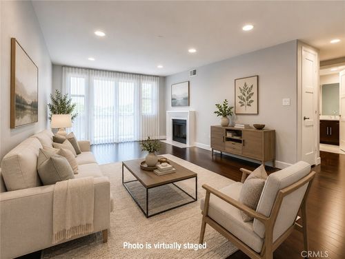 310-14412 Killion St, Sherman Oaks, CA, 91401-5421 | Card Image