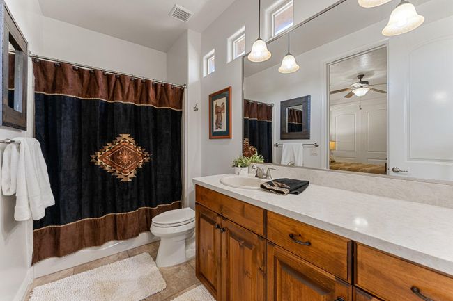 Guest Bathroom | Image 25