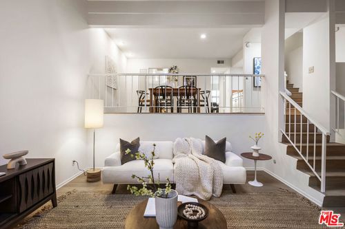 apt-i-11732 Moorpark St, Studio City, CA, 91604-5503 | Card Image