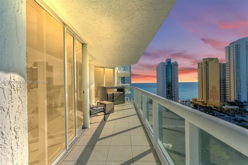 1944-16400 Collins Ave, Sunny Isles Beach, FL, 33160-4564 | Card Image