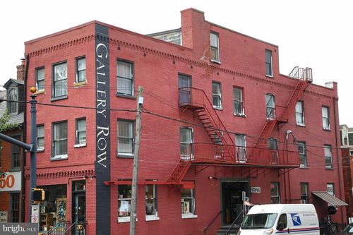 104 W Chestnut St, LANCASTER, PA, 17603-3584 | Card Image