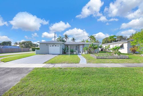 5060 Nw 41st Ct, Lauderdale Lakes, FL, 33319-4612 | Card Image