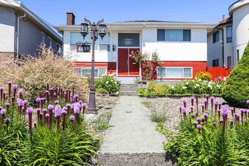 4459 Rumble St, Burnaby, BC, V5J2A4 | Card Image