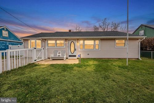 820 Mount Rd, BURLINGTON, NJ, 08016-2824 | Card Image