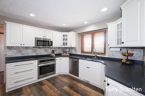 2579 142nd Ave, Dorr, MI, 49323-9506 | Card Image