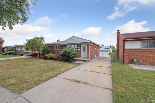 721 Cloverlawn Blvd, Lincoln Park, MI, 48146-4377 | Card Image