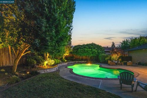 924 Cheyenne Dr, Walnut Creek, CA, 94598-4425 | Card Image