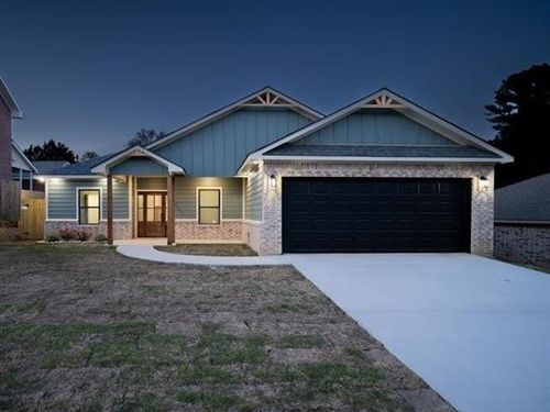 703 Bluebonnet Ln, Marshall, TX, 75672-7492 | Card Image