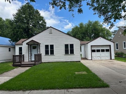 206 W 3rd St, Minneota, MN, 56264-9624 | Card Image