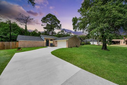 7427 Willow Oak Dr, Baytown, TX, 77521-4921 | Card Image