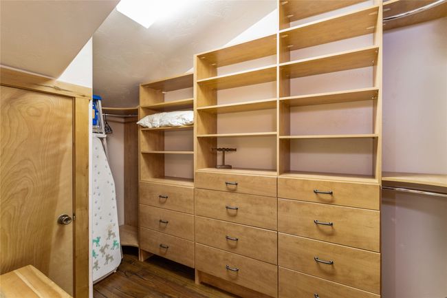 Walk in closet | Image 29