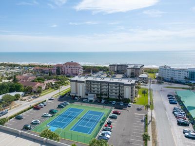 424 - 4105 Ocean Beach Boulevard, Condo with 2 bedrooms, 2 bathrooms and null parking in Cocoa Beach FL | Image 2