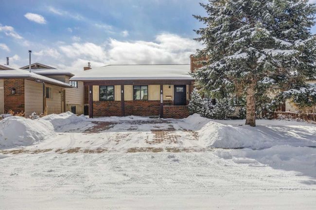7719 67 Avenue Nw, Home with 4 bedrooms, 1 bathrooms and 4 parking in Calgary AB | Image 30