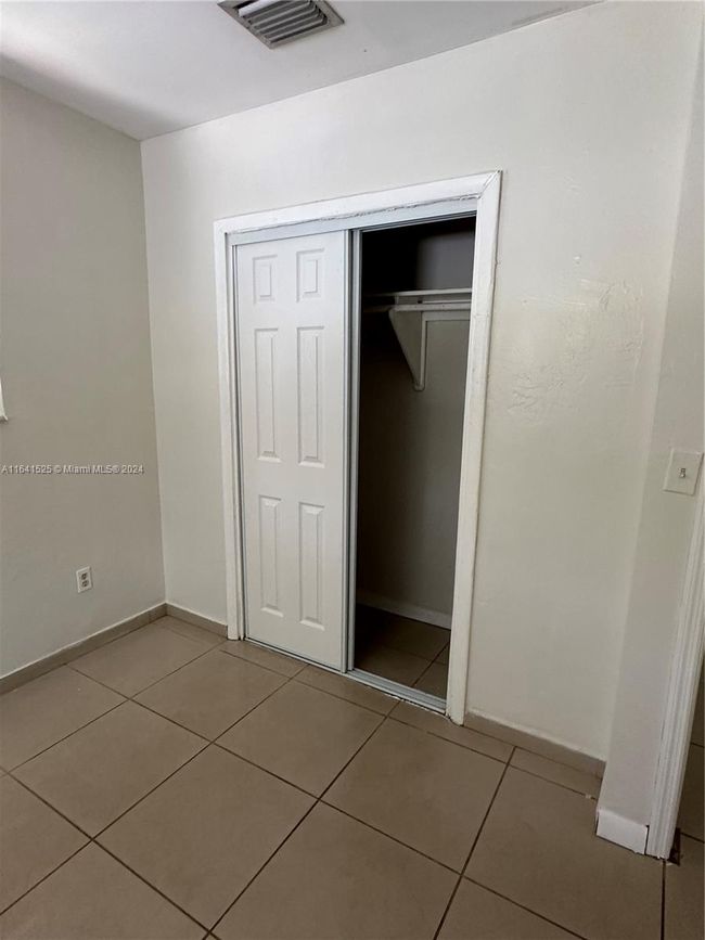 1 - 204 Se 10 Th St, Home with 2 bedrooms, 1 bathrooms and null parking in HALLANDALE BEACH FL | Image 10