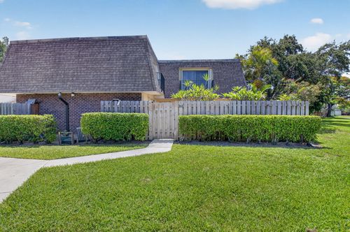 49b-2887 Sw 22nd Cir, Delray Beach, FL, 33445-7866 | Card Image