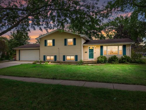717 Roby Rd, Stoughton, WI, 53589 | Card Image