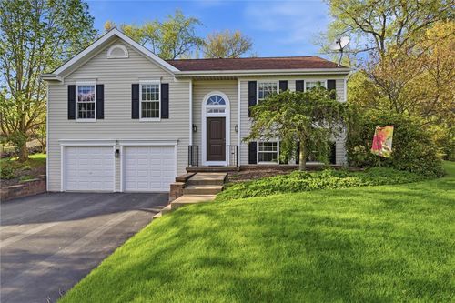 317 Glencove Dr, New Kensington, PA, 15068-6872 | Card Image