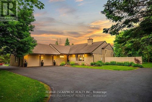 2038 15th Side Rd, Moffat, ON, L0P1J0 | Card Image