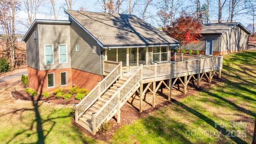 2106 Lynmore Dr, Sherrills Ford, NC, 28673-9740 | Card Image