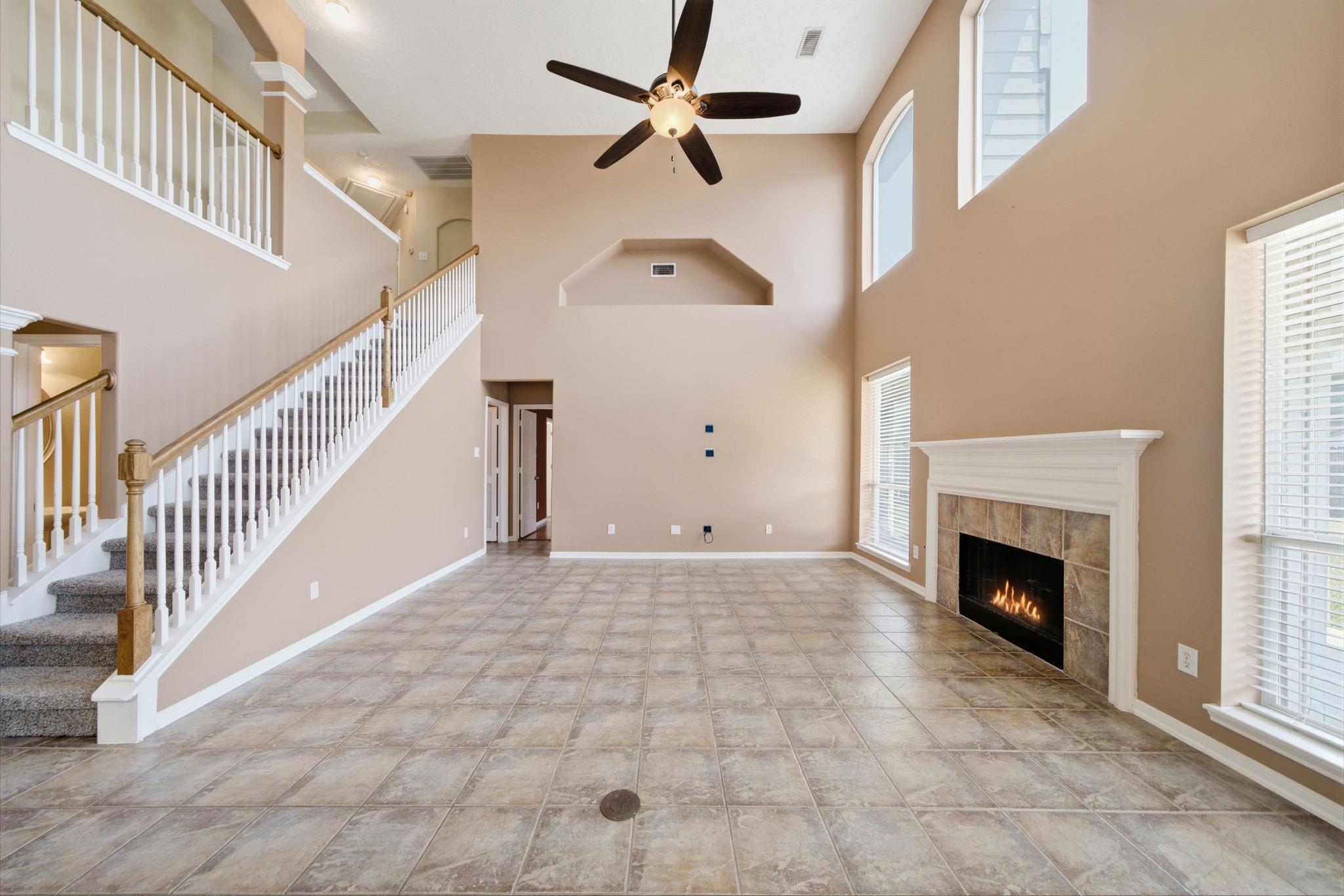 Residential Lease in Deer Park 2