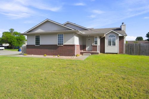 5402 S Victoria Ct, Wichita, KS, 67216-2071 | Card Image