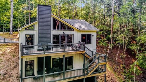 560 Eagle Mountain Dr W, Ellijay, GA, 30540-6763 | Card Image