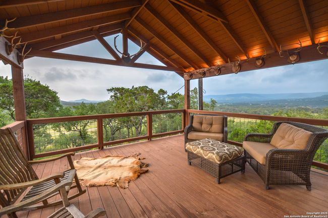1401 Cedar Mesa Rd, Home with 3 bedrooms, 2 bathrooms and null parking in Tarpley TX | Image 44