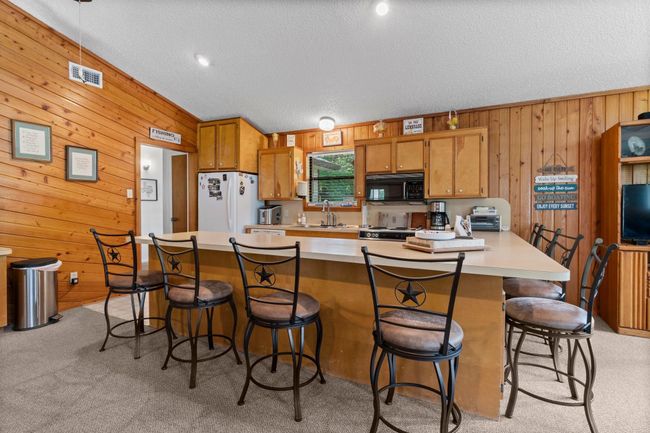 31 N Lakeview Dr, House other with 4 bedrooms, 2 bathrooms and 2 parking in Pointblank TX | Image 9