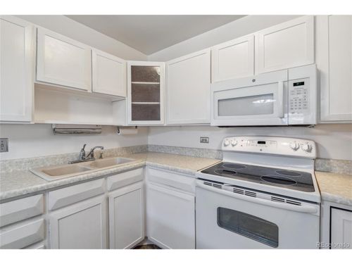 10c-495 S Dayton St, Denver, CO, 80247-1305 | Card Image