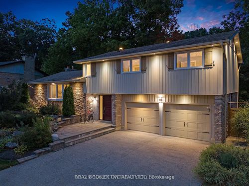 1863 Heather Hills Dr, Burlington, ON, L7P2Z1 | Card Image