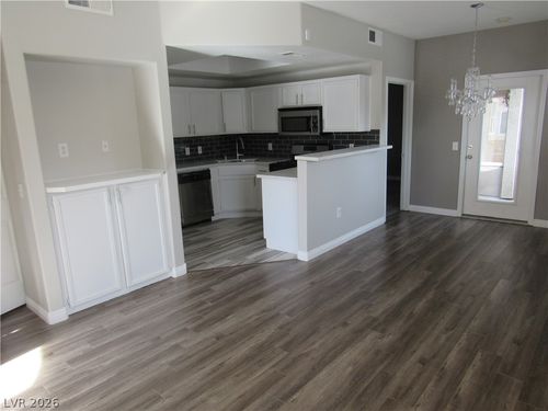 228-9470 Peace Way, Las Vegas, NV, 89147-8249 | Card Image