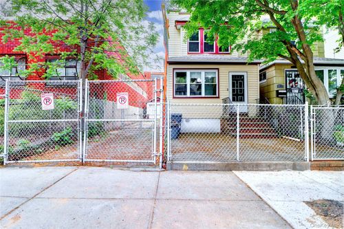 69-15 69th Pl, Glendale, NY, 11385-6639 | Card Image
