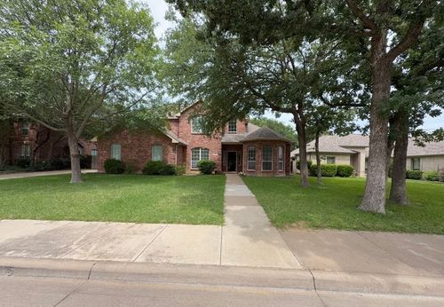 216 Flagstone Dr, Burleson, TX, 76028-3770 | Card Image