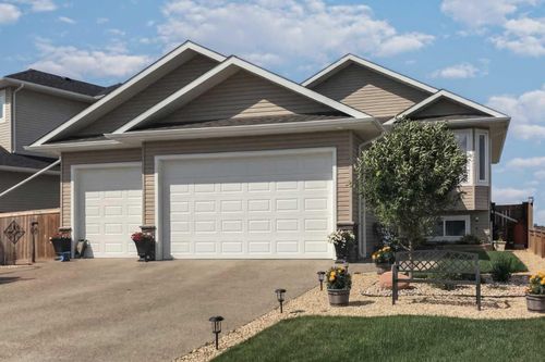 7506 37a Ave, Camrose, AB, T4V5E3 | Card Image